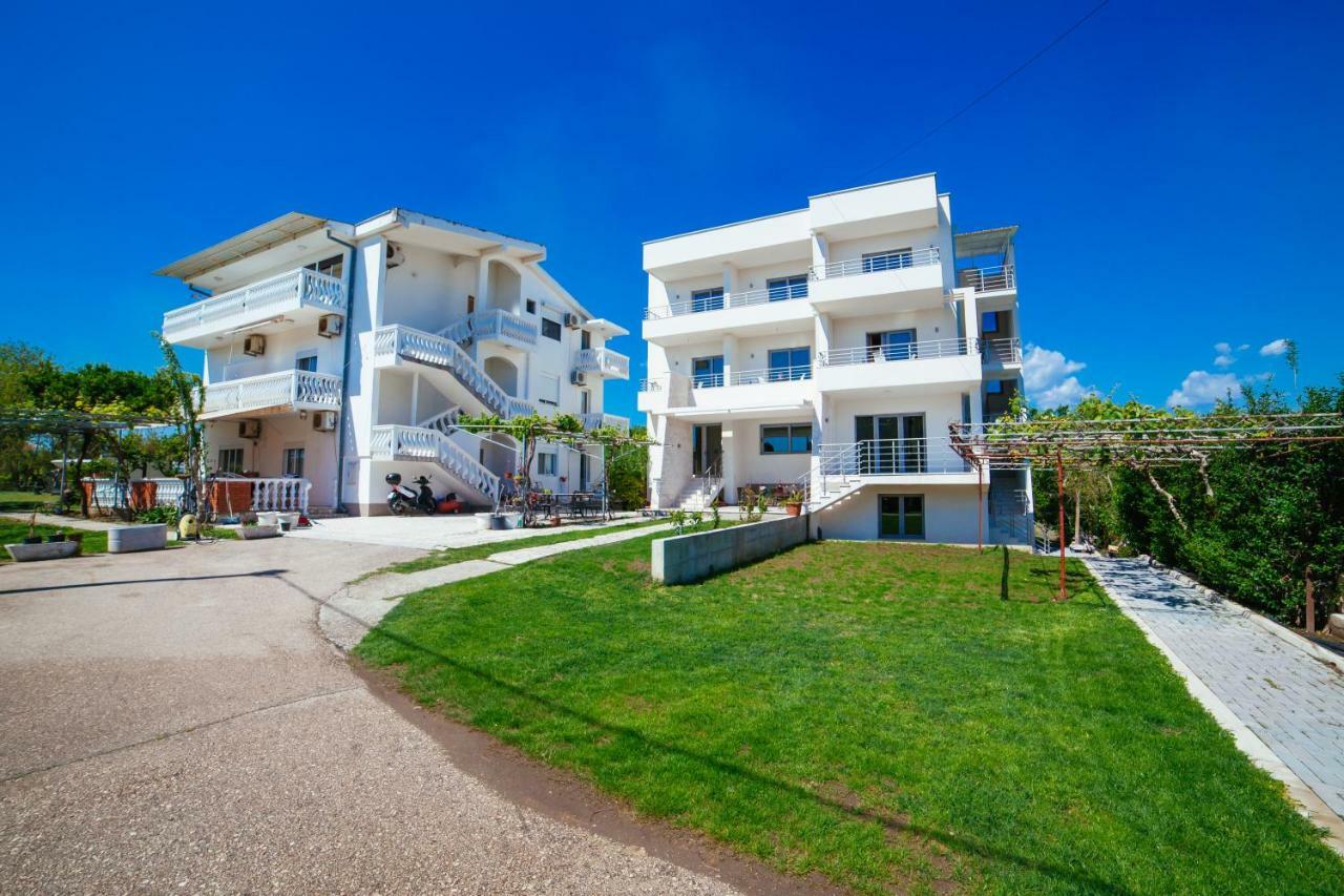 Adriatica Sea & Sun Bed & Breakfast Ulcinj Eksteriør bilde