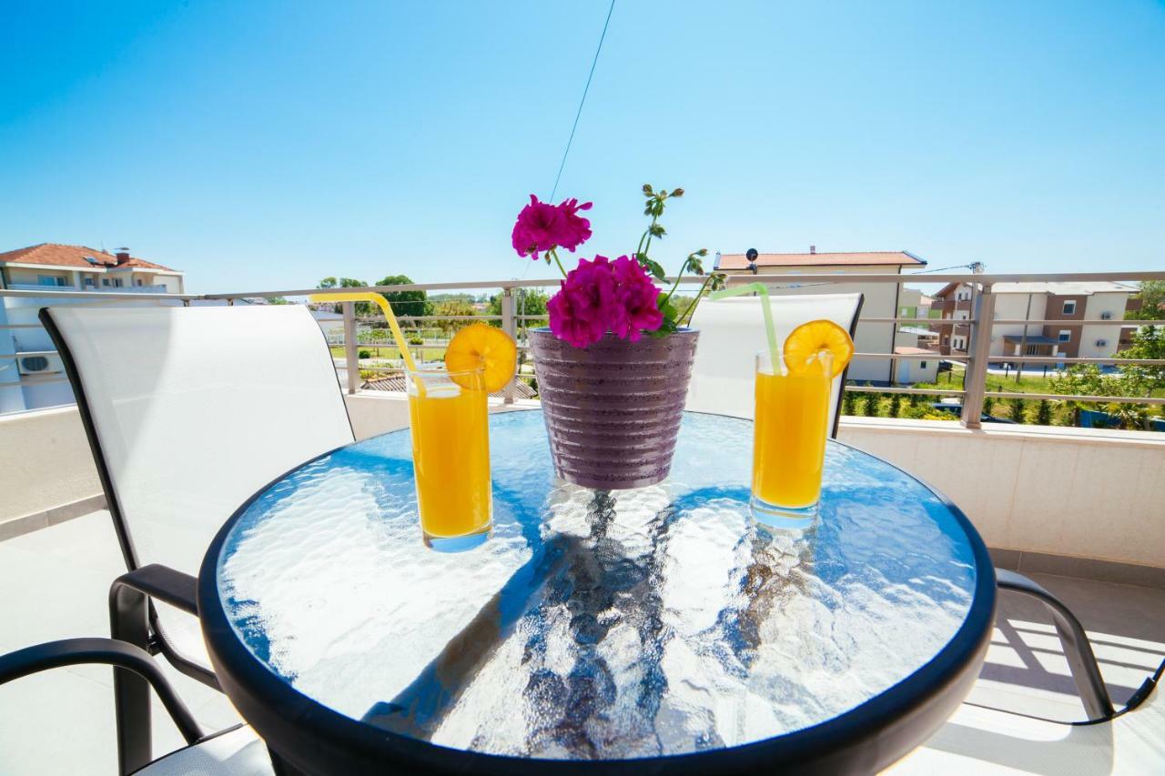 Adriatica Sea & Sun Bed & Breakfast Ulcinj Eksteriør bilde