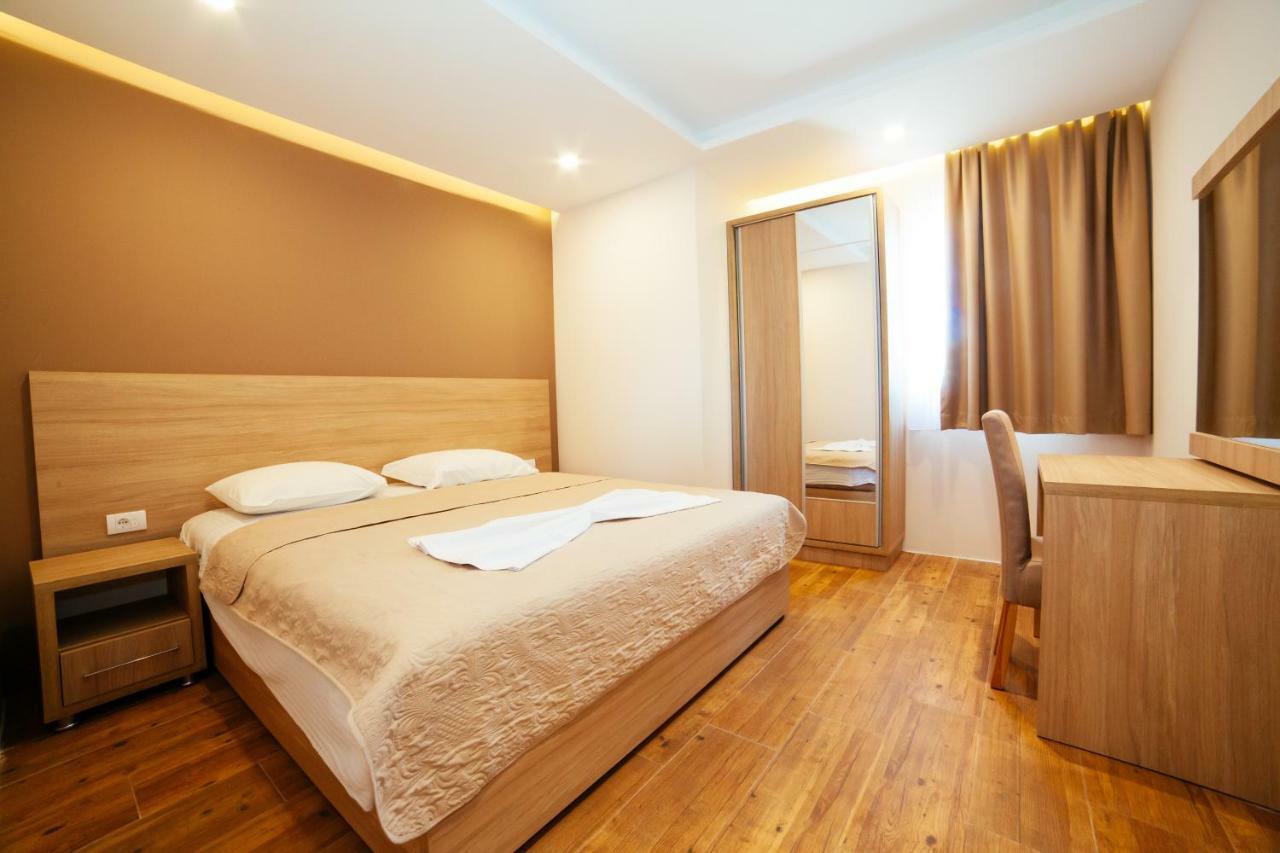 Adriatica Sea & Sun Bed & Breakfast Ulcinj Eksteriør bilde