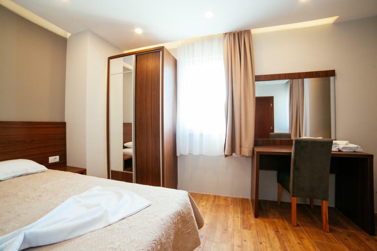 Adriatica Sea & Sun Bed & Breakfast Ulcinj Eksteriør bilde