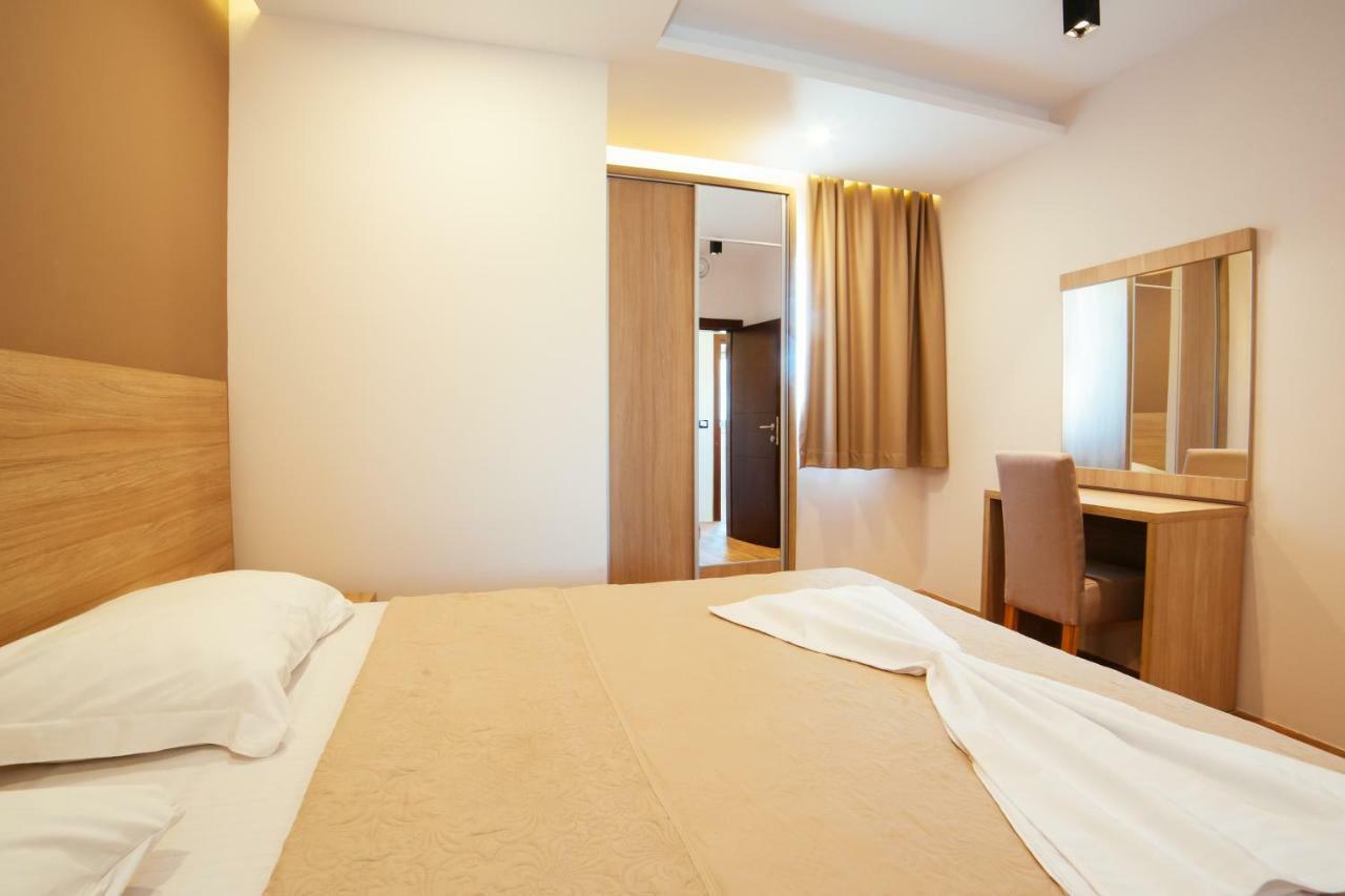 Adriatica Sea & Sun Bed & Breakfast Ulcinj Eksteriør bilde