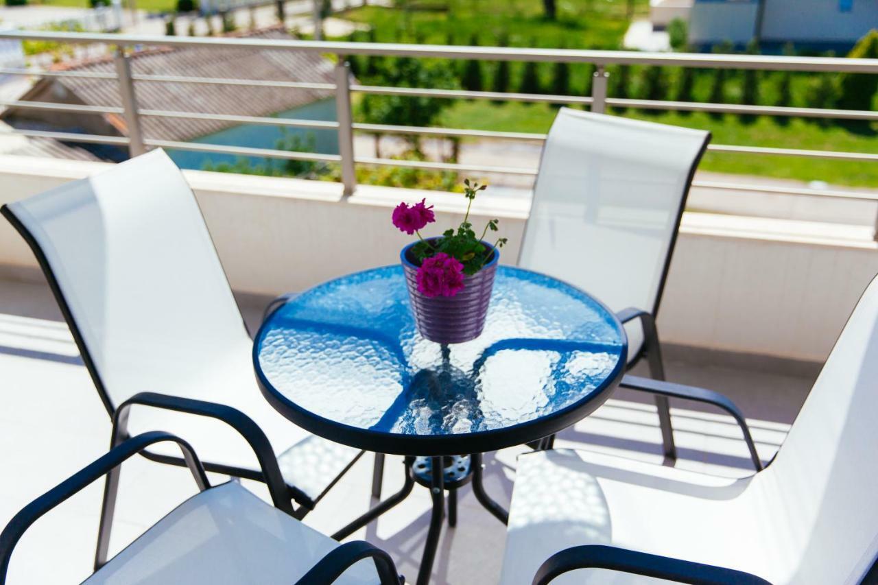 Adriatica Sea & Sun Bed & Breakfast Ulcinj Eksteriør bilde