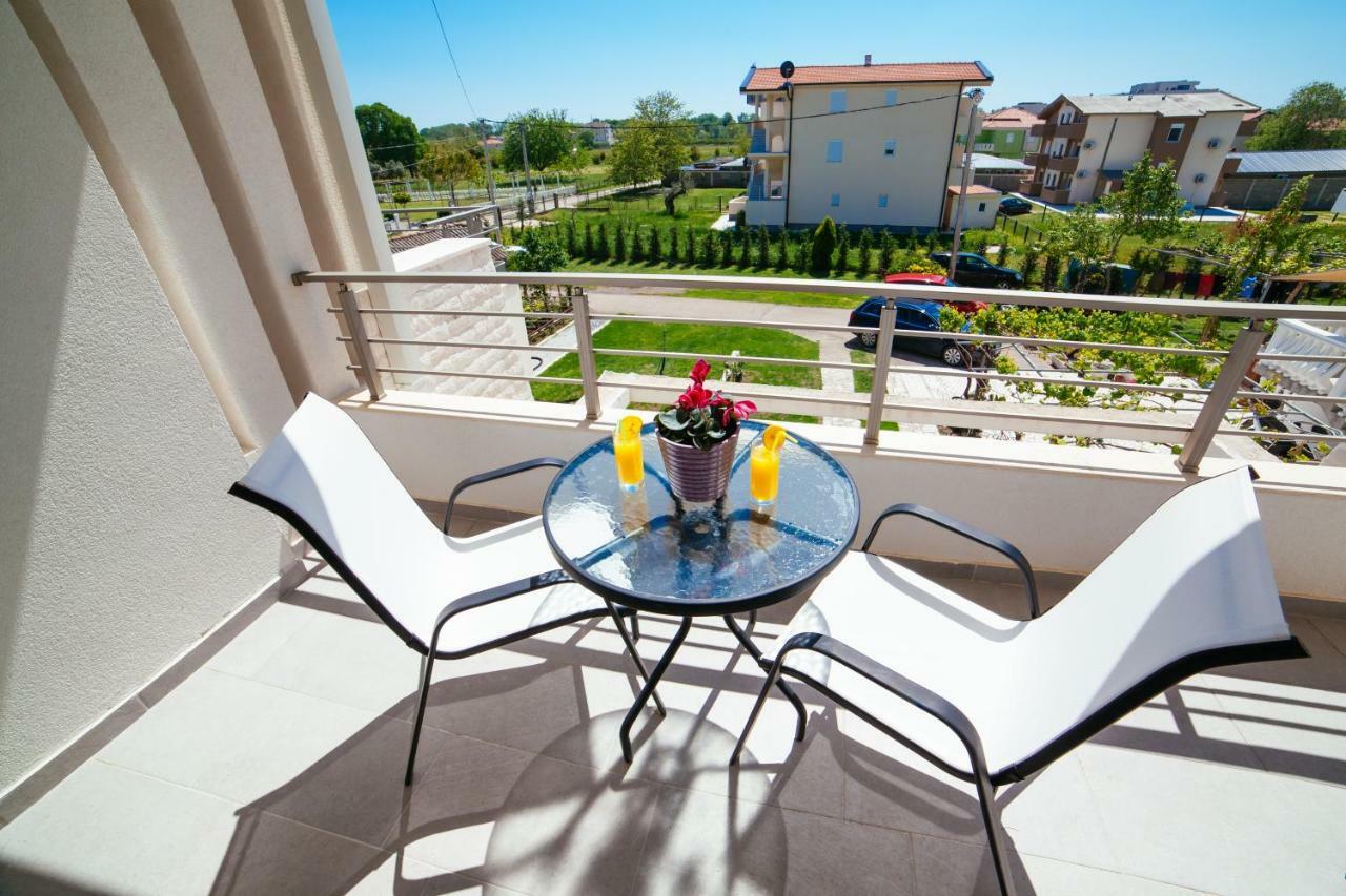 Adriatica Sea & Sun Bed & Breakfast Ulcinj Eksteriør bilde